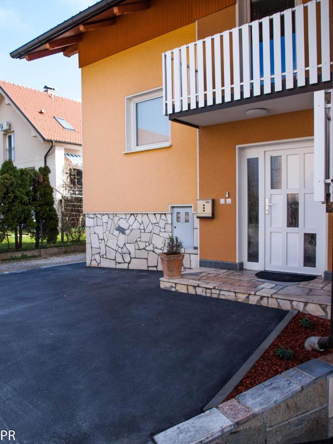 Apartment Activity Radomlje Bagian luar foto
